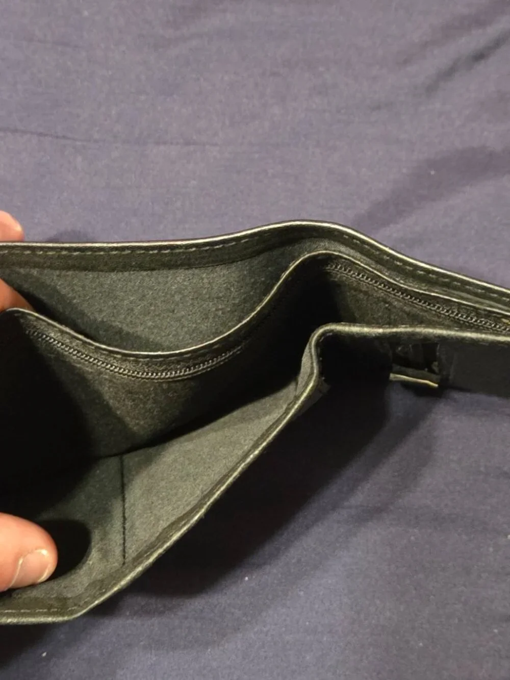 MENS TRI-FOLD LEATHER WALLET